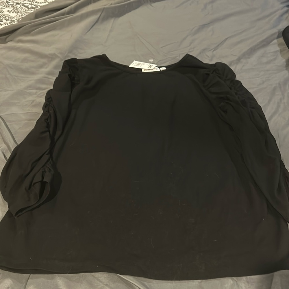 QVC Bradley Bayou long sleeved top. Rouched sleeves. L. NWT